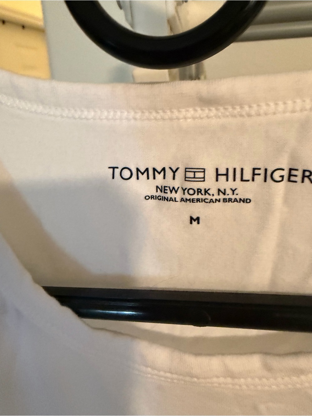 Tommy Hilfiger Women’s White Crew Neck T-Shirt - Picture 3 of 3